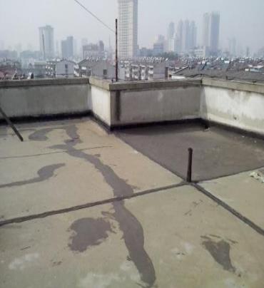 吉首漏水维修 楼顶漏水是什么原因，楼顶漏水维修方法是什么?